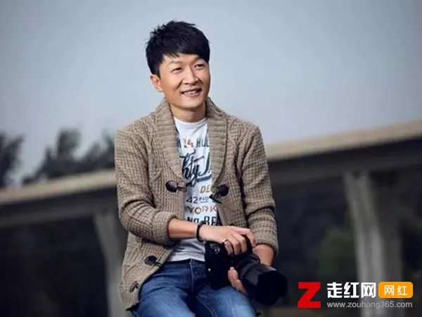 你在等待着谁建筑了城堡是什么歌，等不到的爱歌曲介绍