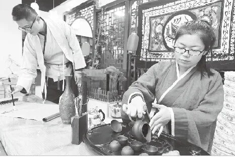 阜阳四小伙伴共同打造汉服工作室