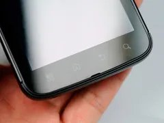 一机双核3G四英寸 摩托罗拉Atrix 4G狂降