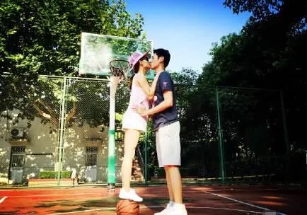 娱乐圈有哪些最萌身高差夫妻？