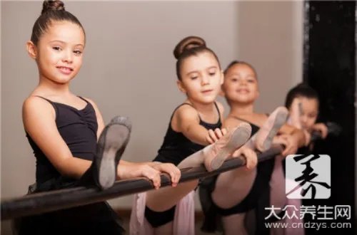  街舞基本功练什么