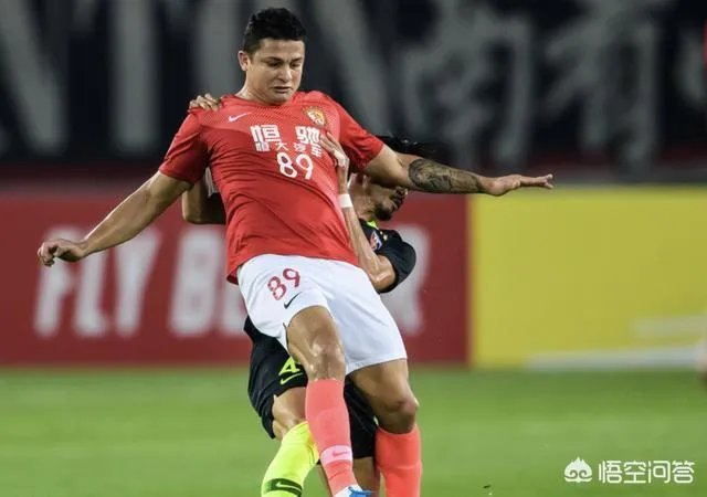 国足最新一期大名单出炉，锋线上有三名中锋，艾克森会再一次被安排到边路位置上吗？