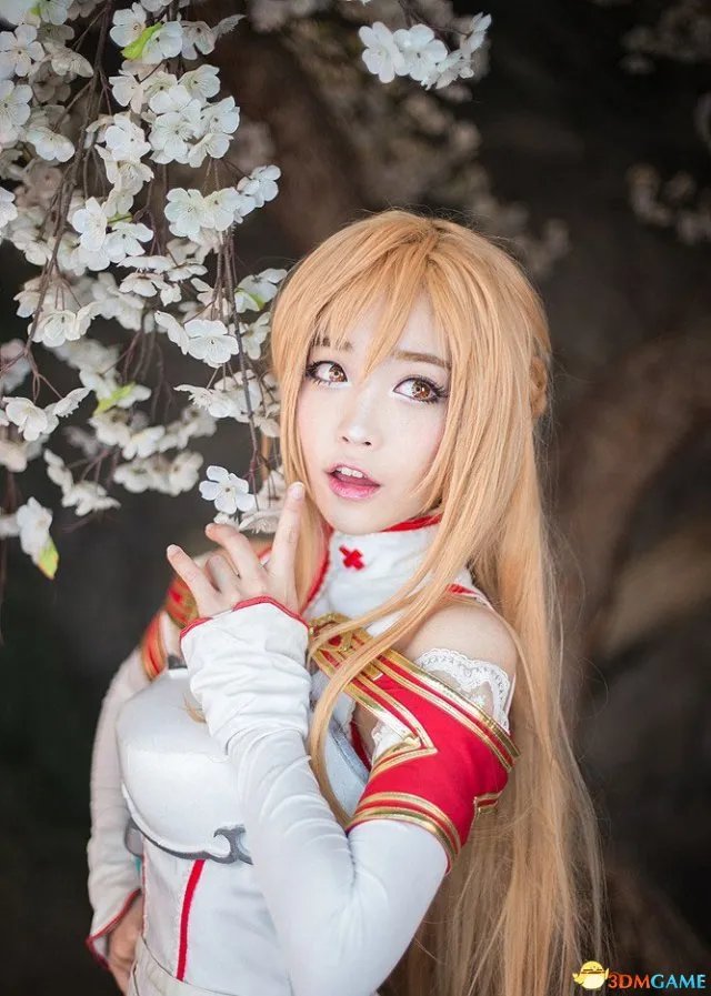 螺旋猫萌神Tomia最新Cos 颜值高穿白丝制服好诱人