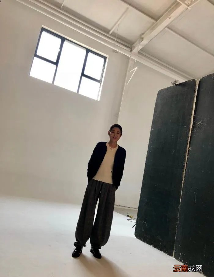 倪萍罕见晒儿子和母亲的合照 倪萍儿子和女儿照片