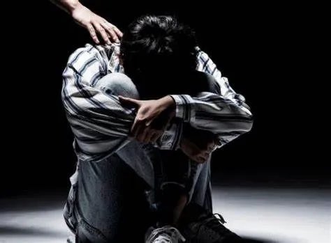 12岁少年每晚胃疼肚子疼确诊为抑郁 典型的“心理疼痛”