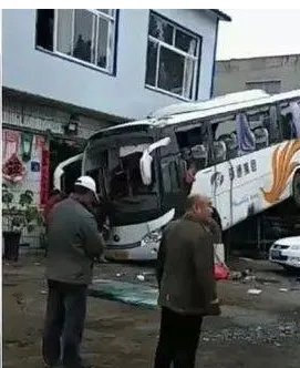 内蒙赤峰大客车为什么失控？