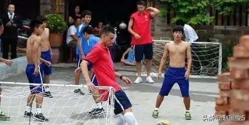 如果世预赛12强赛，中国队遭遇越南队，会怎么样？