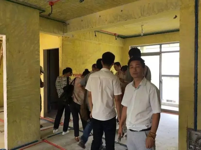 参观样板房：堂堂装修顾问，岂能如此怠慢？