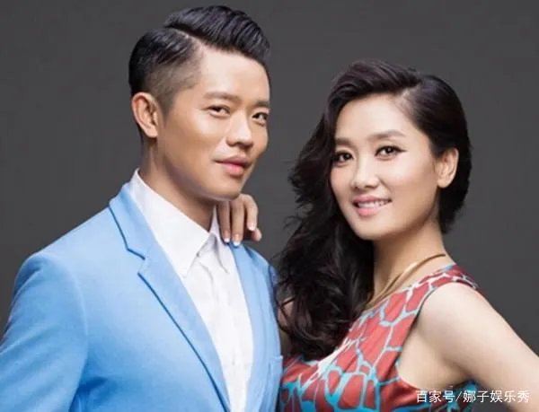 凤凰传奇组合现状，一个嫁经纪人身价不菲，另一个怎样了？