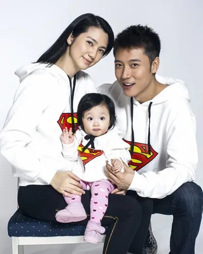 张丹峰老婆图片大量展示 各种幸福场面出现