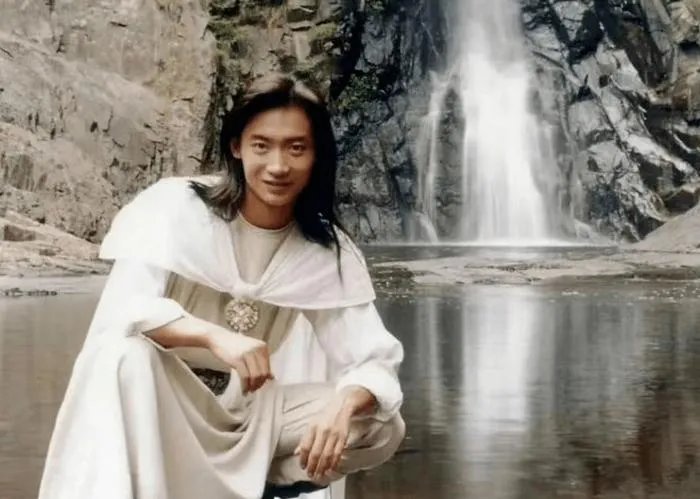 49岁杨俊毅近照曝光 男神“童战”变成武协秘书长