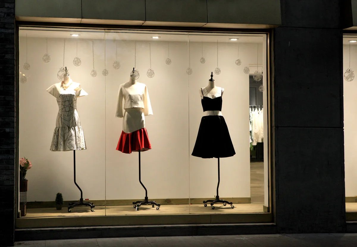 小服装店铺装修适合哪种风格  小服装店装修的四大要点