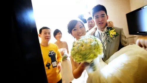 迎亲堵门游戏有哪些 女方堵门问题大全