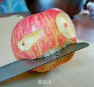 苹果表情雕刻