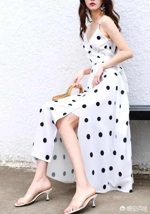 复古的波点裙怎么搭配才好看？