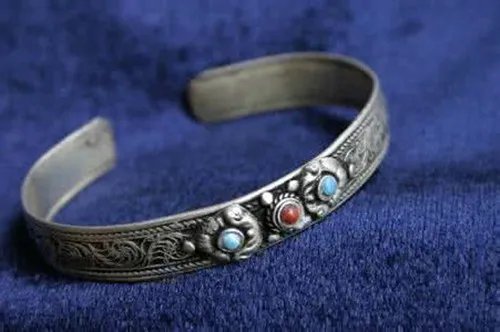 纹银手镯价格 怎么看纹银手镯的真假