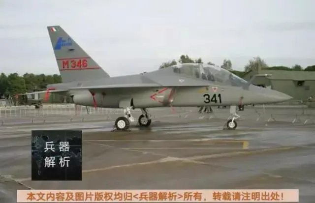 如何评价L-15高级教练机？