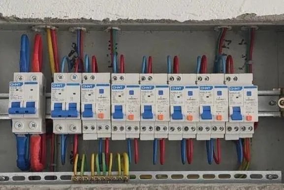 家用配电箱怎么接线