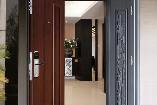 门上的双面胶怎么去除