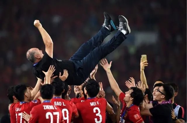 对斯科拉里最客观的评价是什么？