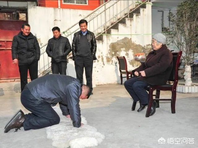 快过年了，你愿意选择手机拜年，还是喜欢面对面拜年？