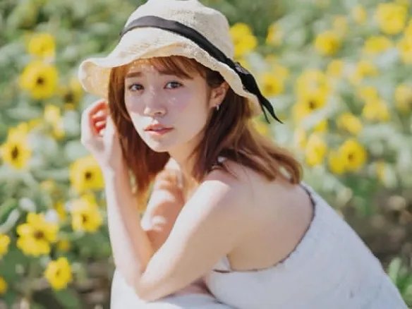 散发轻熟性感的魅力！号称日本“魔鬼上围”菜乃花！