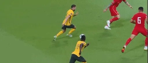 国足首战0:3不敌澳大利亚,出乎媒体意料,你怎样看这场比赛?