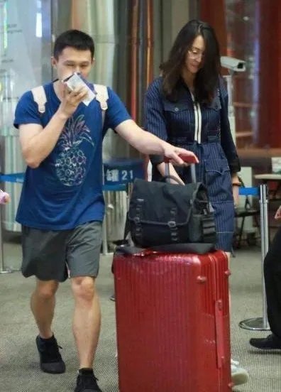 排球女王惠若琪和丈夫之间在身高上有什么样的差距？