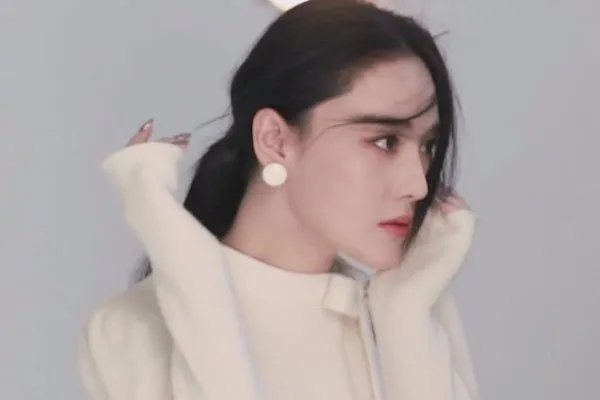 张馨予和何捷是怎么认识的 嫁给一位军人是真爱