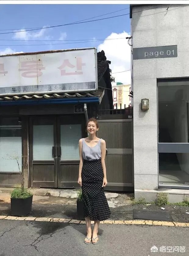 复古的波点裙怎么搭配才好看？