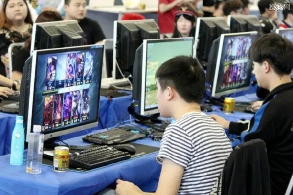 英雄联盟网游陪练火热 陪玩半天月入过万