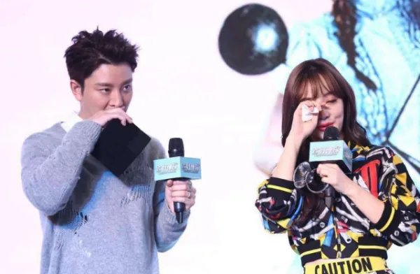 娱记爆料，贾乃亮李小璐两个已经和解，为了甜馨二人会复婚吗？