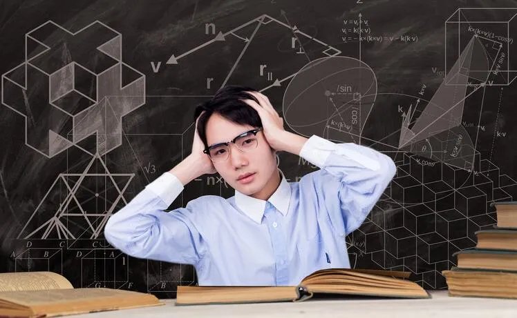 河北师范大学通报学生坠楼身亡事件