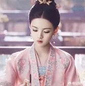 杨超越为什么会受人追捧？