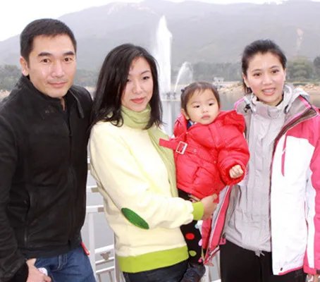 方中信老婆莫可欣近照曝光 相爱16年：互忍婚姻