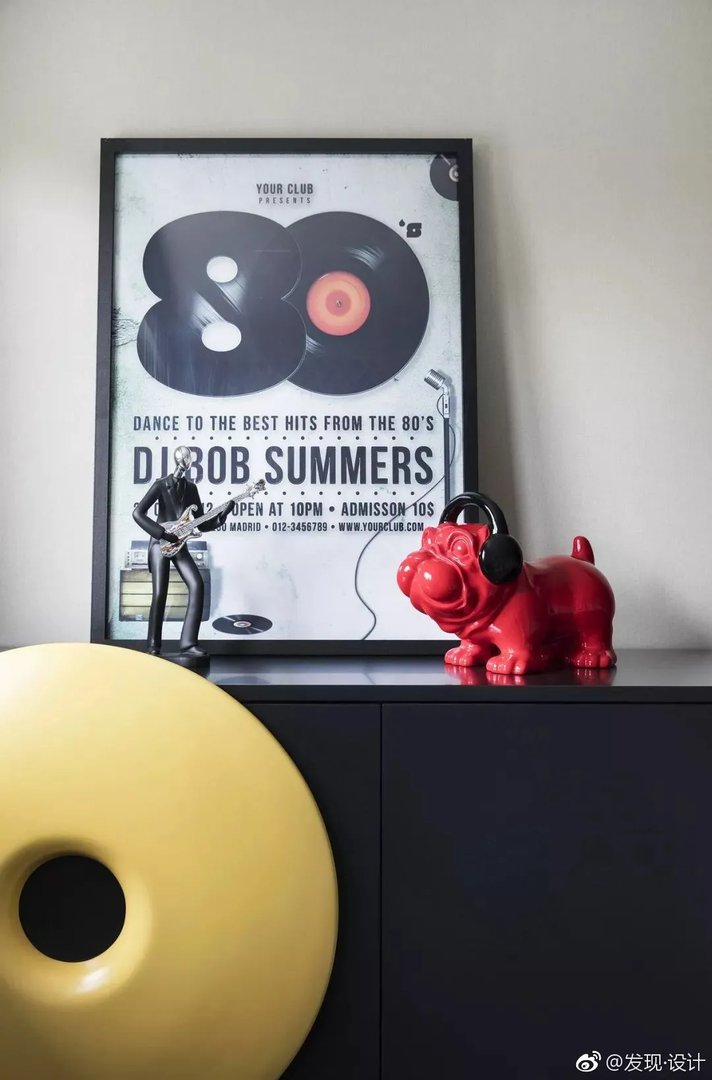 东莞万科金域广场Loft公寓都市生活中，日常的状态充满忙碌与...