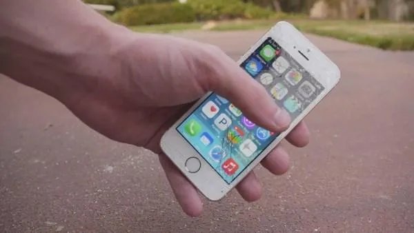 董明珠怒摔格力手机，是否就能证明手机质量好？