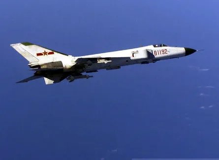 那次因为拦截美国飞机而牺牲的飞行员叫什么名字