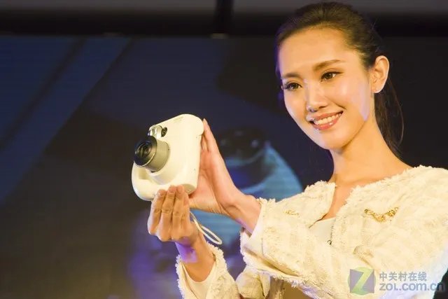 超萌美女真人秀 富士发布会模特展示图赏