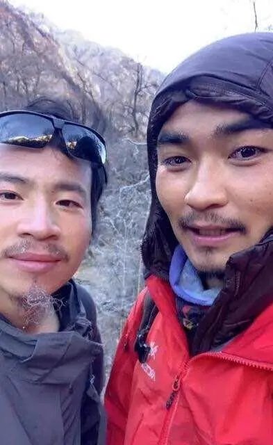 王相军和小左怎么认识的？