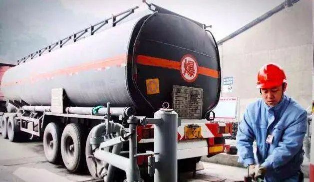 6月13日浙江温岭一槽罐车爆炸，砸塌路侧厂房发生二次爆炸，目前情况如何？事故原因可能是什么？