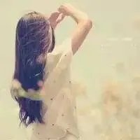 qq头像,唯美图片上带几个字,不是人物的,女生的