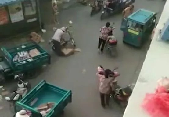 车祸后的猪肉遭哄抢的后续如何了？