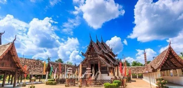 泰国旅游点了三只大虾,为什么导游会劝人别吃呢?