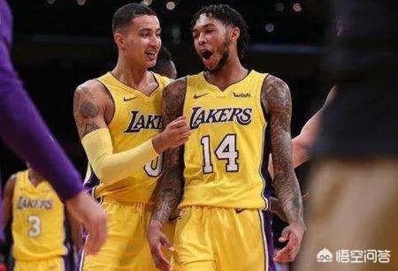 英格拉姆在对阵雄鹿的比赛中20投13中，轰下31分，英格拉姆是否已经开始兑现天赋？