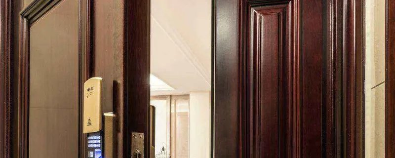 门上的双面胶怎么去除