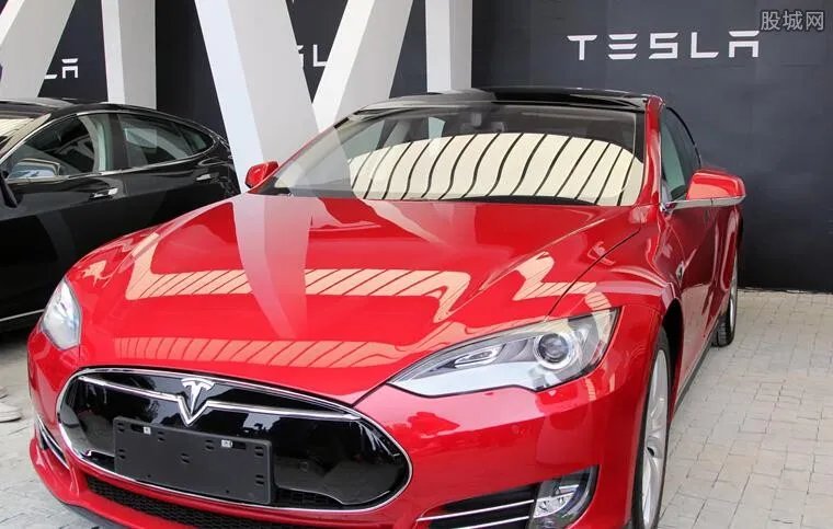 特斯拉维权女车主获释后首发声 对方完全是在说谎