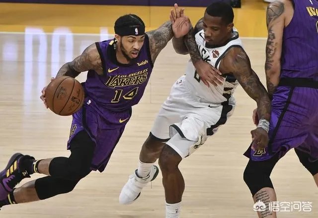 英格拉姆在对阵雄鹿的比赛中20投13中，轰下31分，英格拉姆是否已经开始兑现天赋？