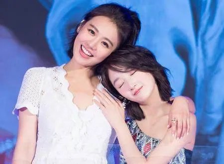 周冬雨探班马思纯，你怎么看？