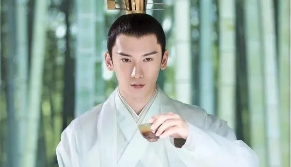 如何评价《烈火如歌》中的“玉自寒”？